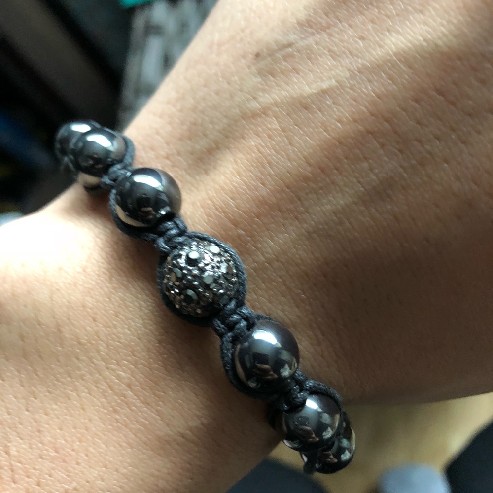 Adjustable bracelet
